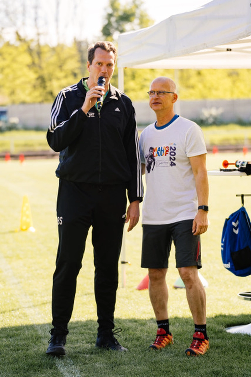 Kinder laufen beim Fußball von Hartwig - Steffen Hartwig 