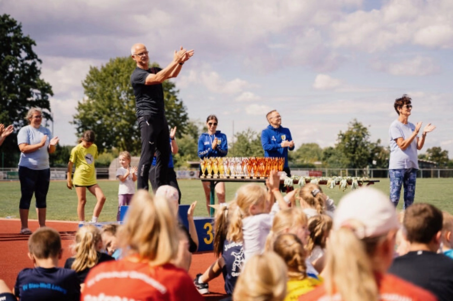 Kinder laufen beim Fußball von Hartwig - Steffen Hartwig 