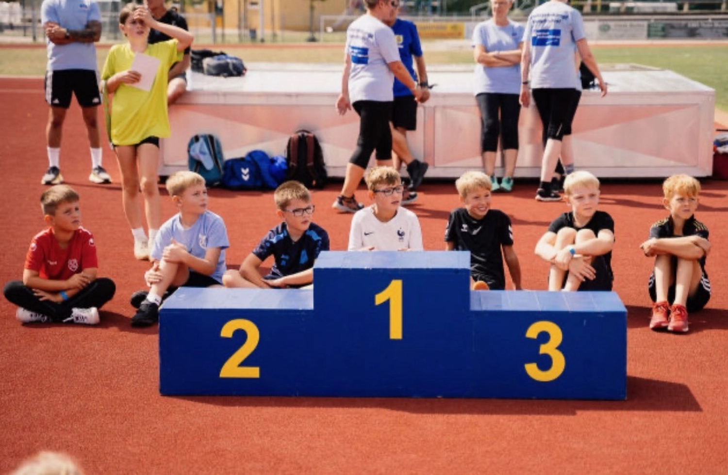 Kinder laufen beim Fußball von Hartwig - Steffen Hartwig 