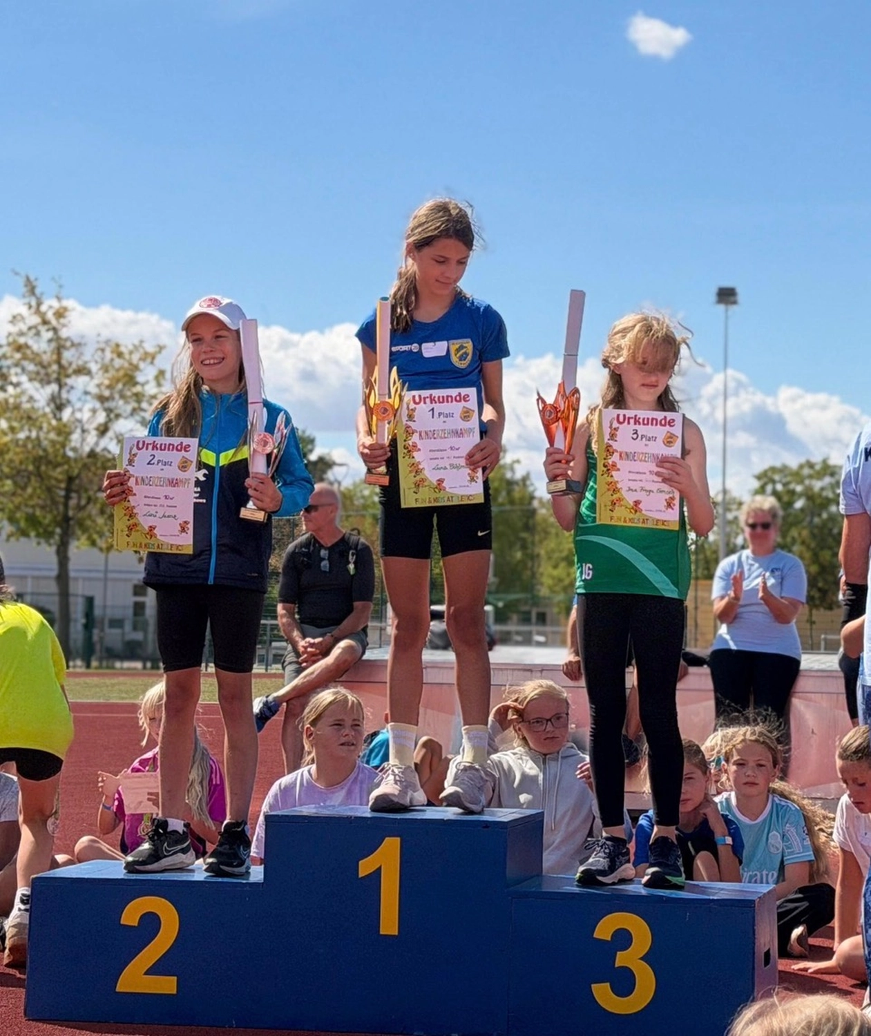 Kinder laufen beim Fußball von Hartwig - Steffen Hartwig 