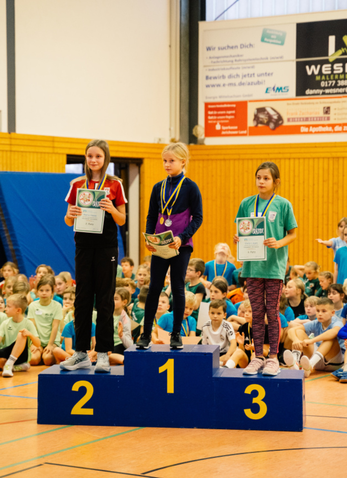 Kinder laufen beim Fußball von Hartwig - Steffen Hartwig