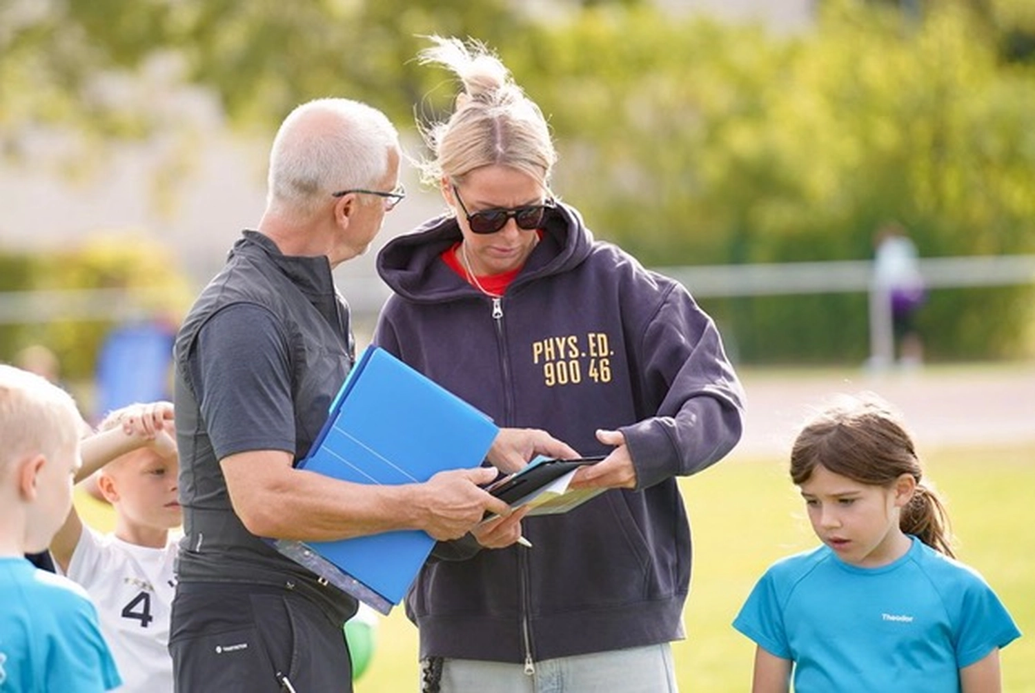 Kinder laufen beim Fußball von Hartwig - Steffen Hartwig 