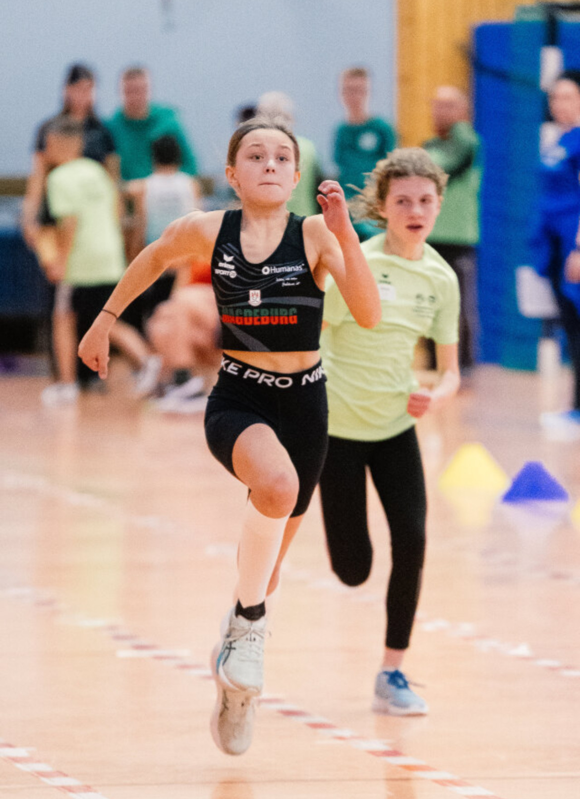 Kinder laufen beim Fußball von Hartwig - Steffen Hartwig