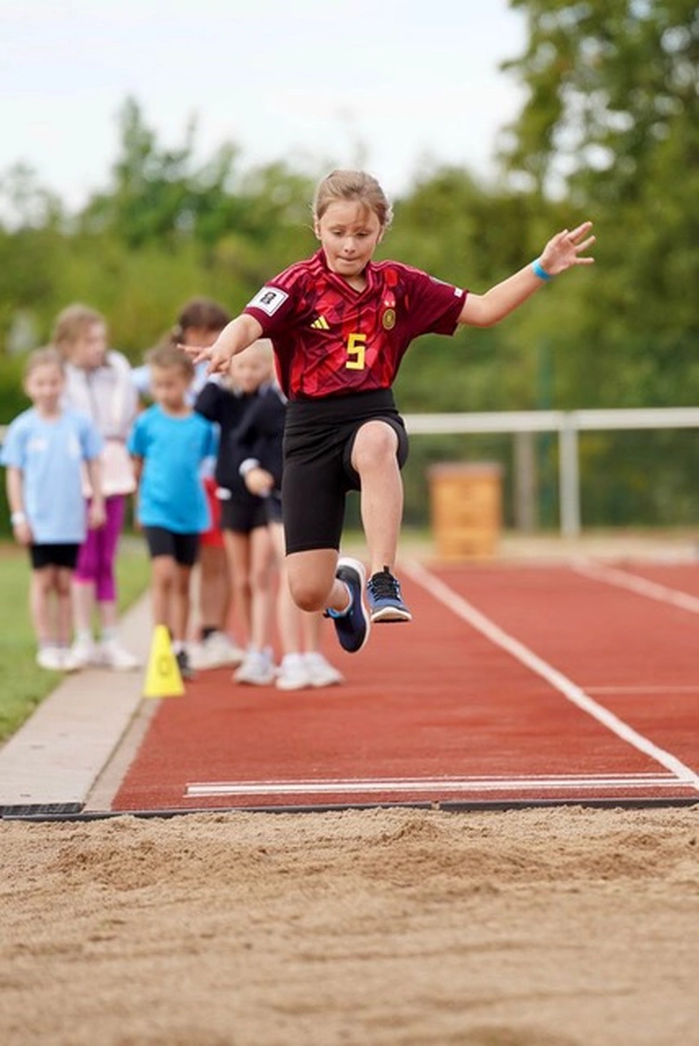Kinder laufen beim Fußball von Hartwig - Steffen Hartwig 